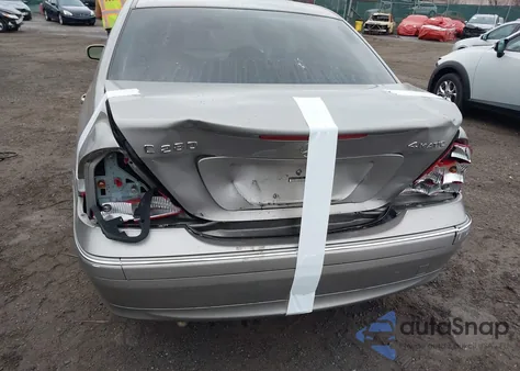 2007 Mercedes-Benz C 280 Luxury 4Matic z USA, uszkodzony, nr VIN WDBRF92HX7F871684